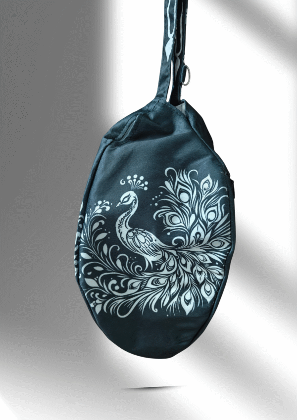 Krishna with flute black japa bag - Image 4
