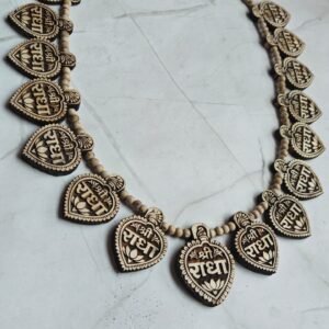 16 patta radha naam Tulsi locket mala with 1 radha naam Tulsi locket - Thumbnail Image 3