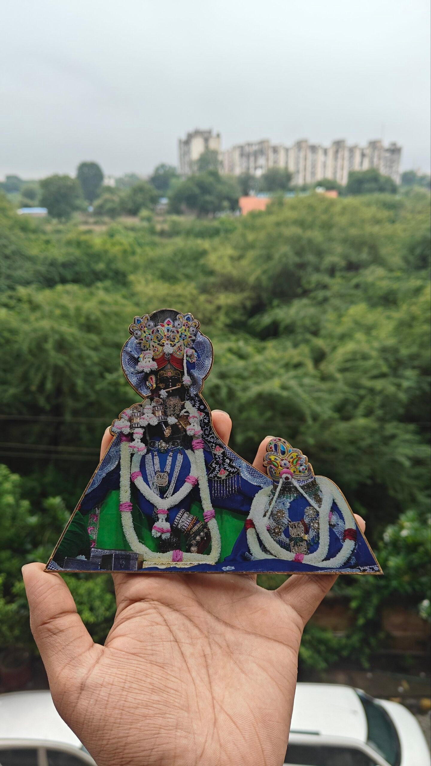 Radhavallabh Ji Wooden Cutout - Image 2